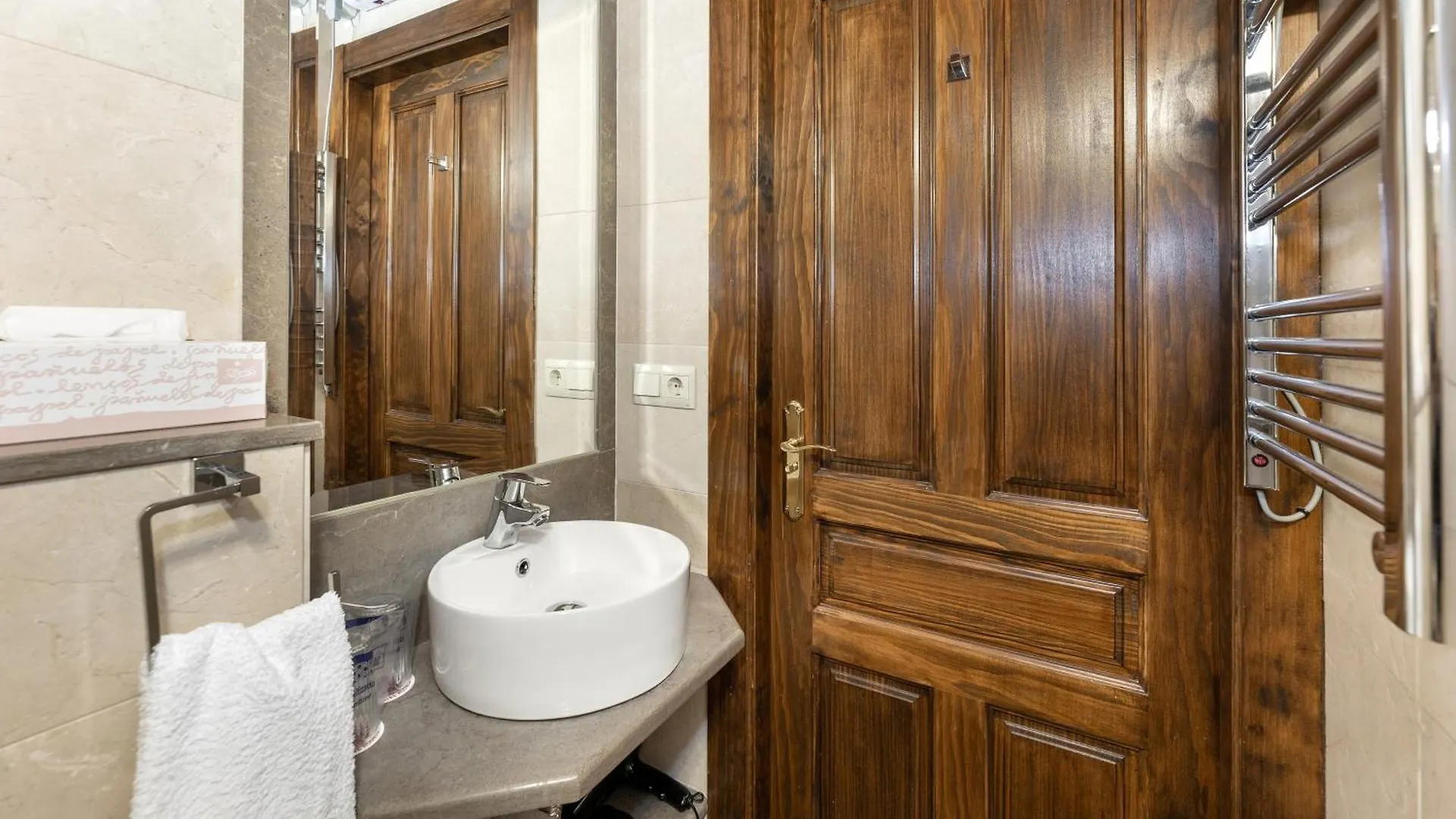 Apartamentos En Pleno Centro, Aljibe Rodrigo Del Campo 1C Granada Spain